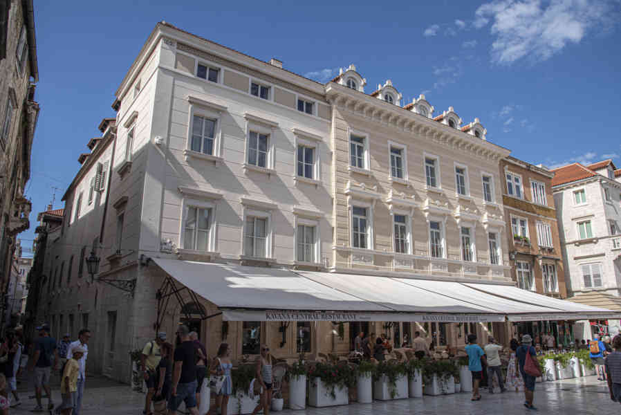 Croacia - Split 49 - palacio de Diocleciano - plaza Narodni - Heritaje hotel Santa Lucia